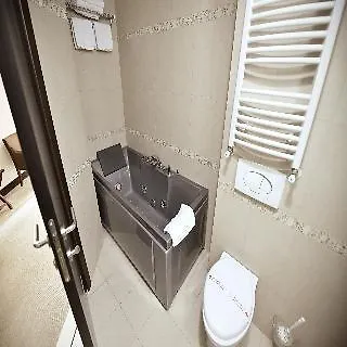City Hotel