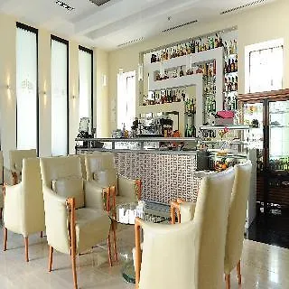 City Hotel