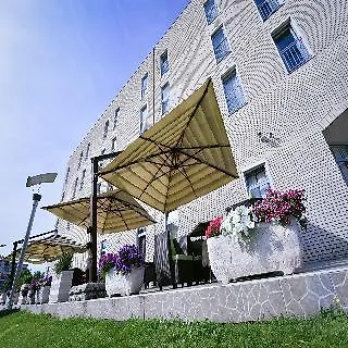 City Hotel 4*