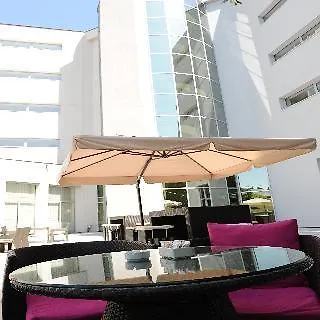 シティ ホテル ポドゴリツァ
