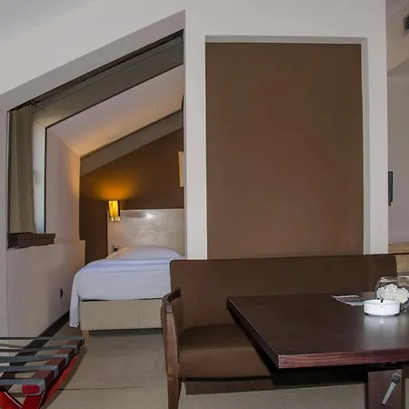 City Hotel Hotel