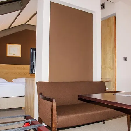 City Hotel Hotel 4*