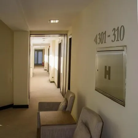 City Hotel 4*