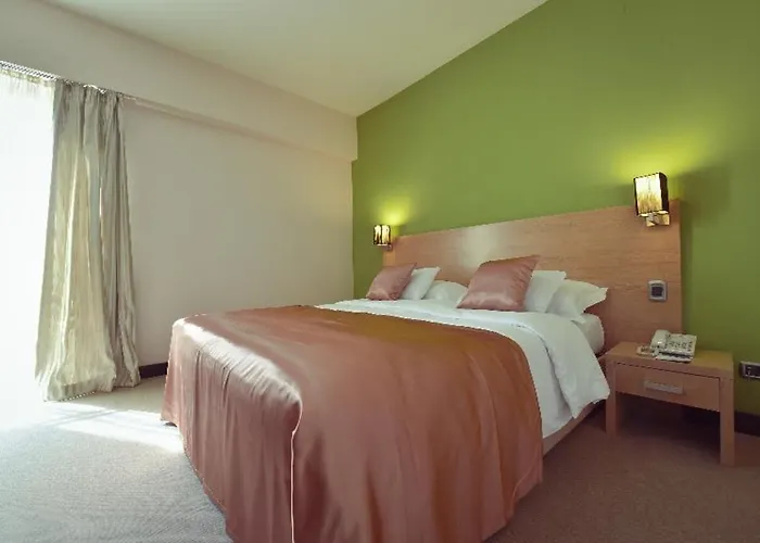 Готель City Hotel 4*