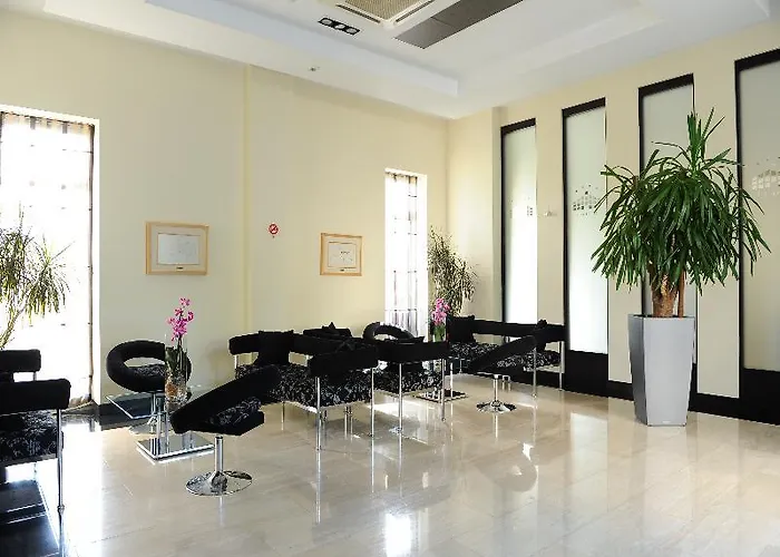 City Hotel 4* Подгориця