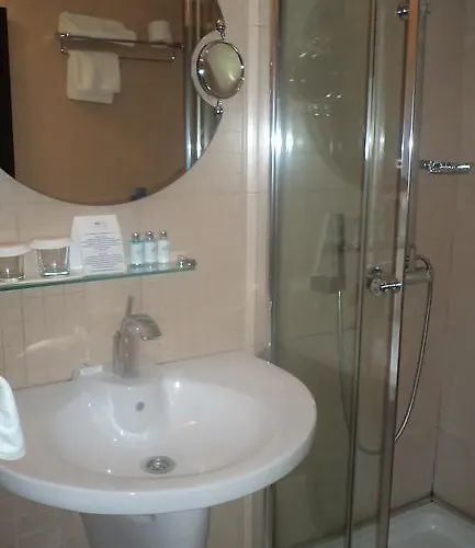 City Hotel Готель Подгориця