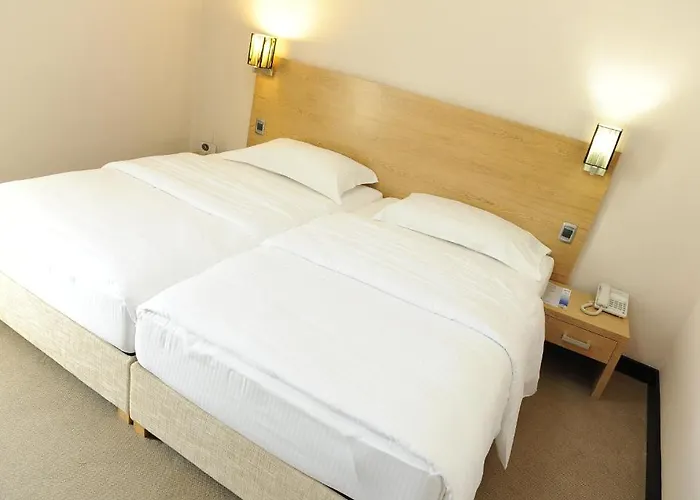 Готель City Hotel