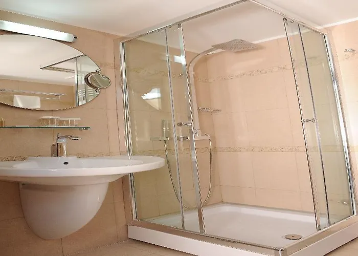 City Hotel 4* Подгориця