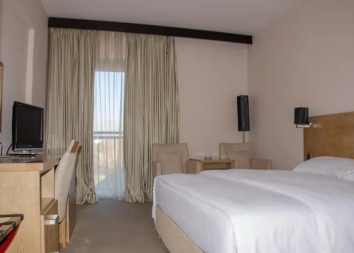 Готель City Hotel 4*